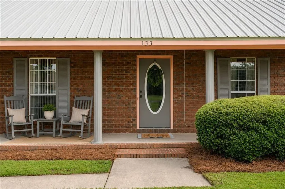 133 English Street E Douglas, GA 31535