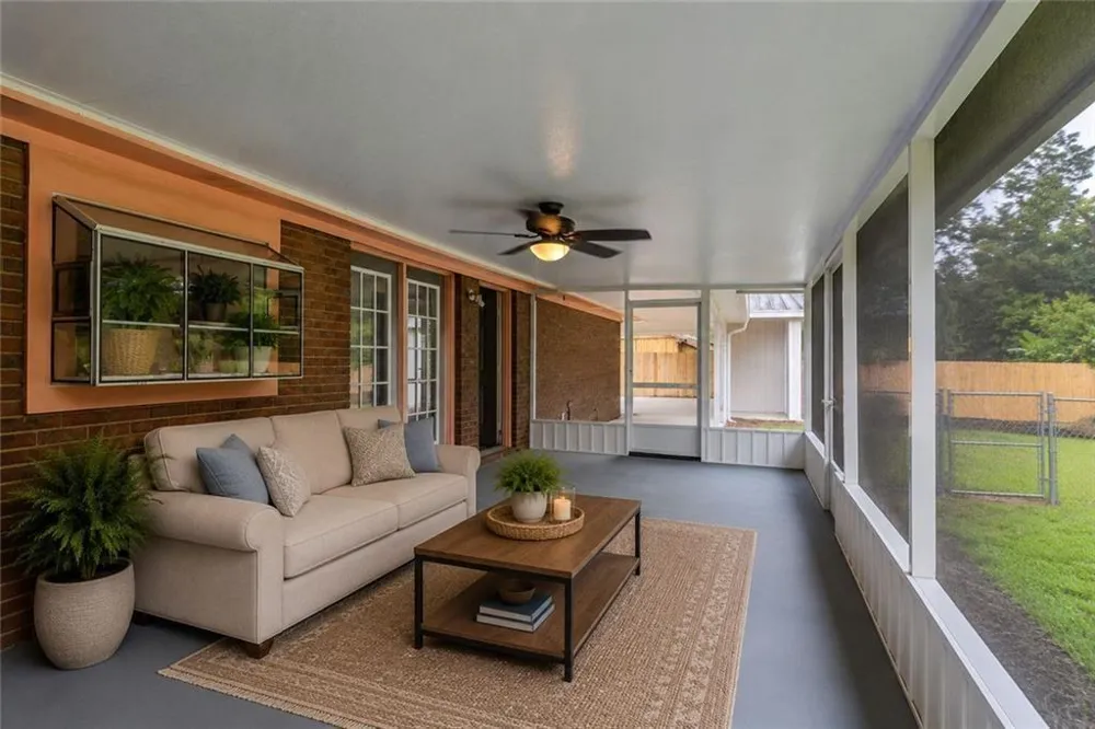 133 English Street E Douglas, GA 31535