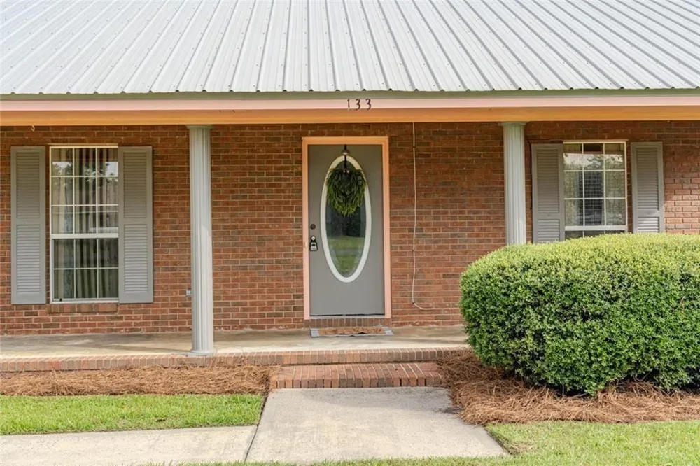 133 English Street E Douglas, GA 31535