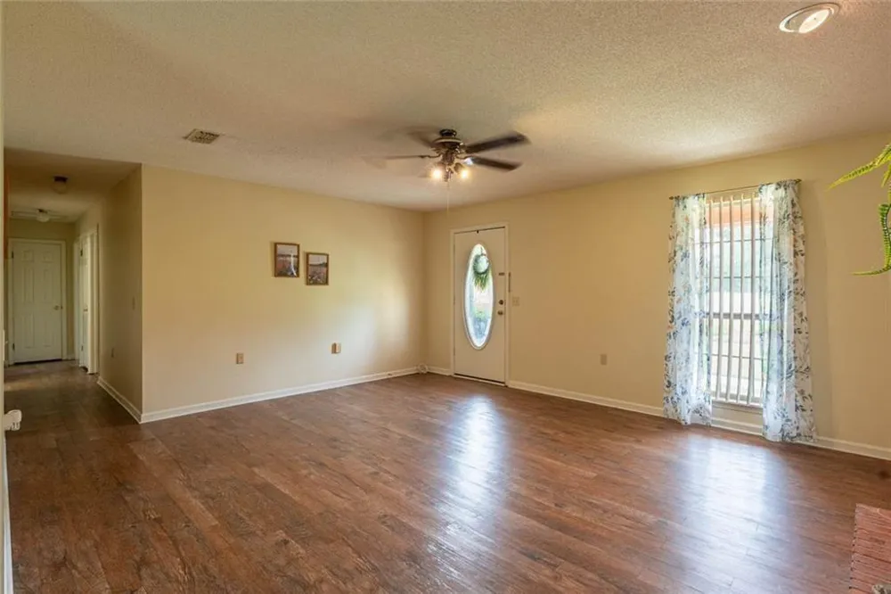 133 English Street E Douglas, GA 31535