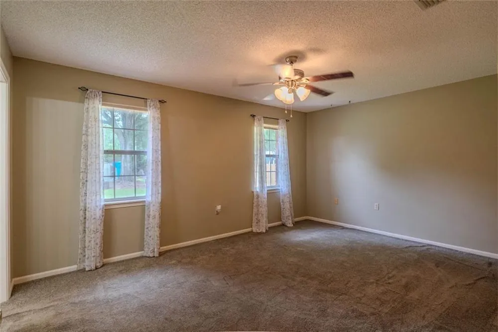 133 English Street E Douglas, GA 31535