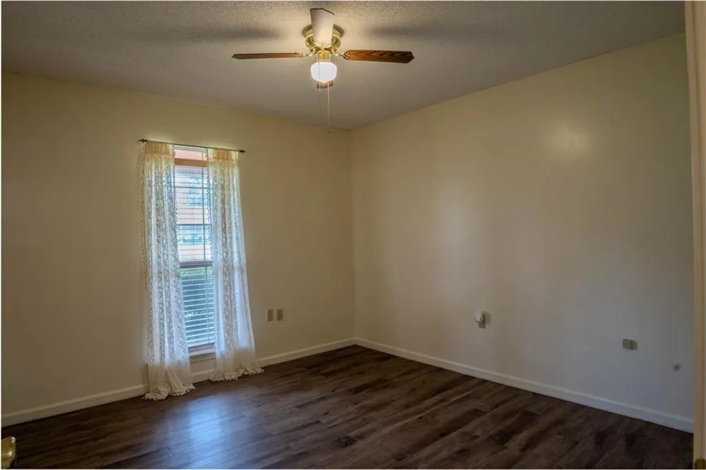 133 English Street E Douglas, GA 31535
