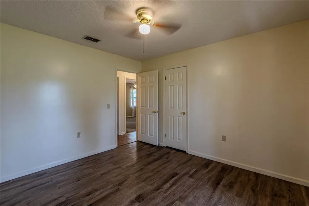133 English Street E Douglas, GA 31535