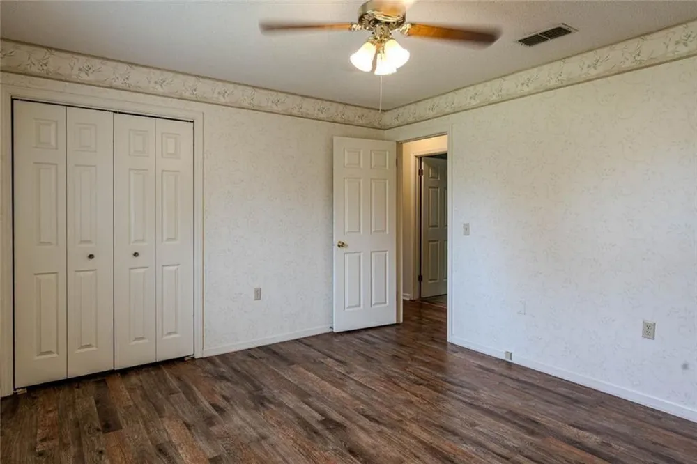 133 English Street E Douglas, GA 31535