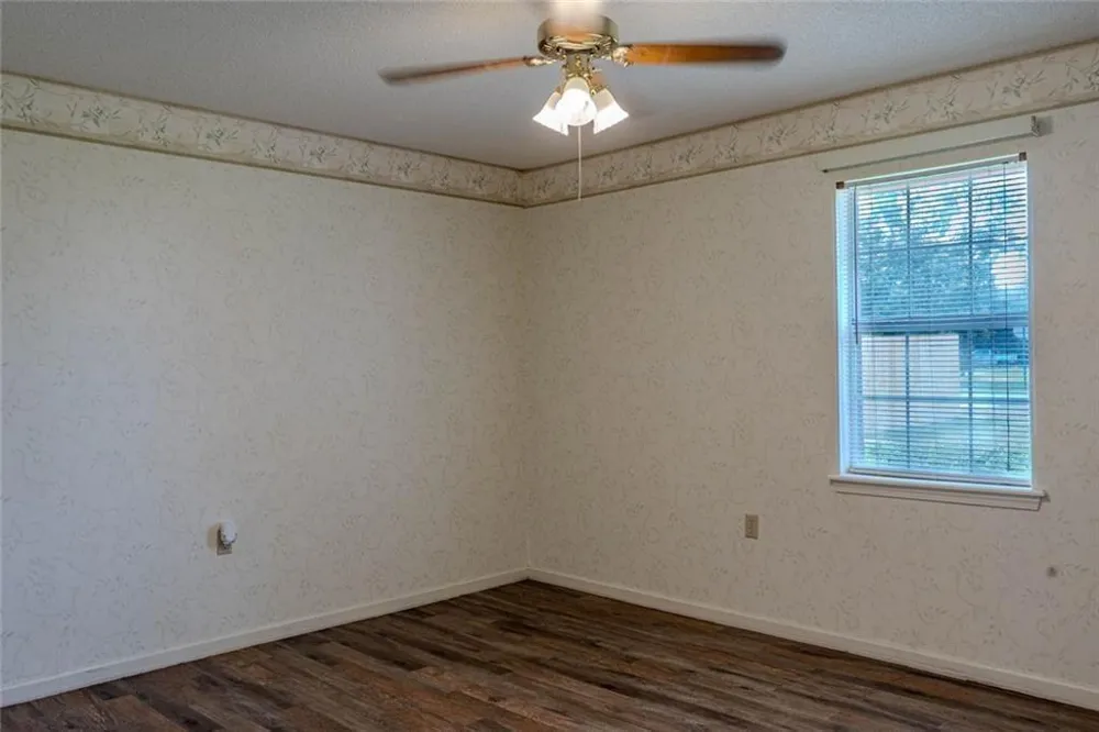 133 English Street E Douglas, GA 31535