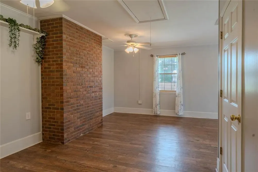 133 English Street E Douglas, GA 31535