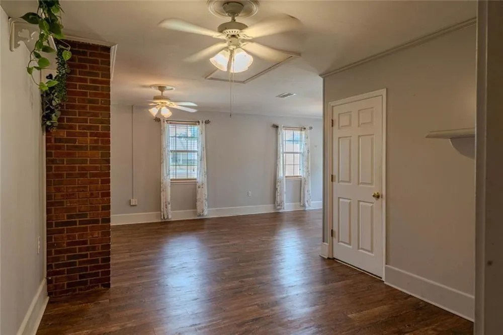 133 English Street E Douglas, GA 31535