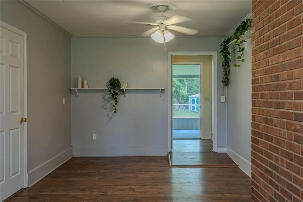 133 English Street E Douglas, GA 31535