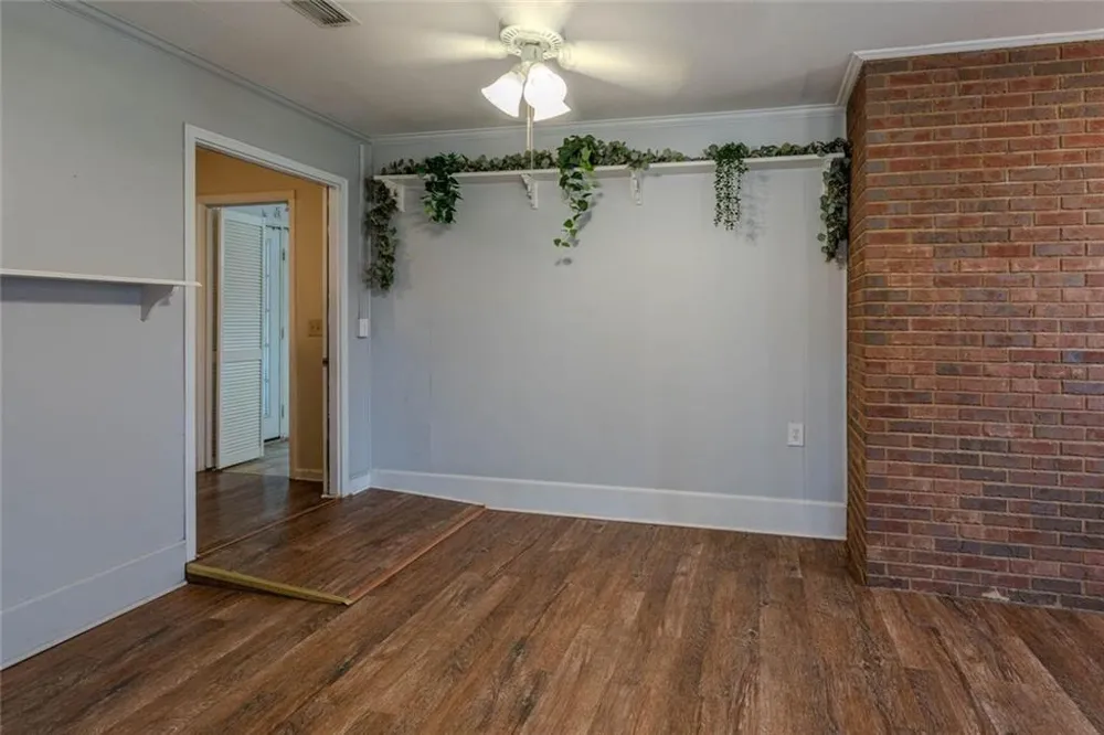 133 English Street E Douglas, GA 31535