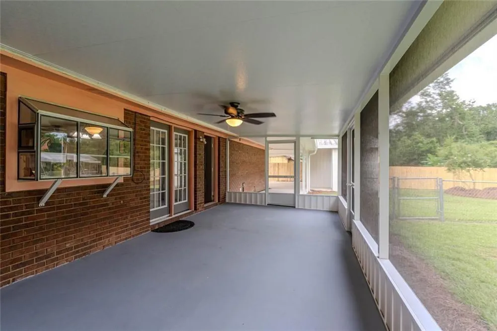 133 English Street E Douglas, GA 31535