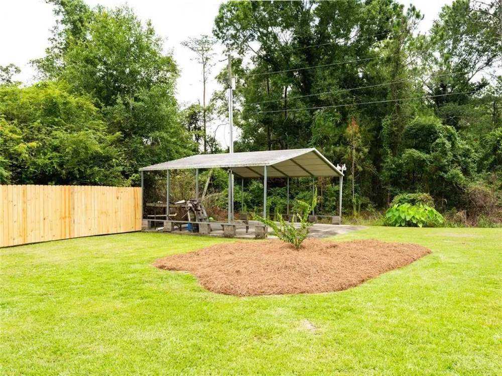 133 English Street E Douglas, GA 31535