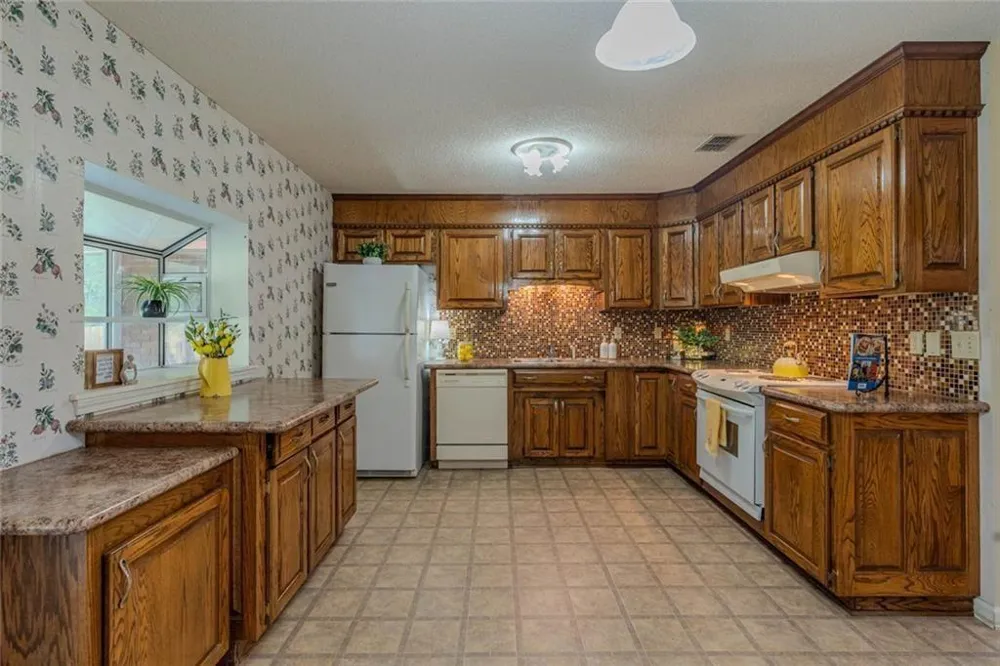 133 English Street E Douglas, GA 31535
