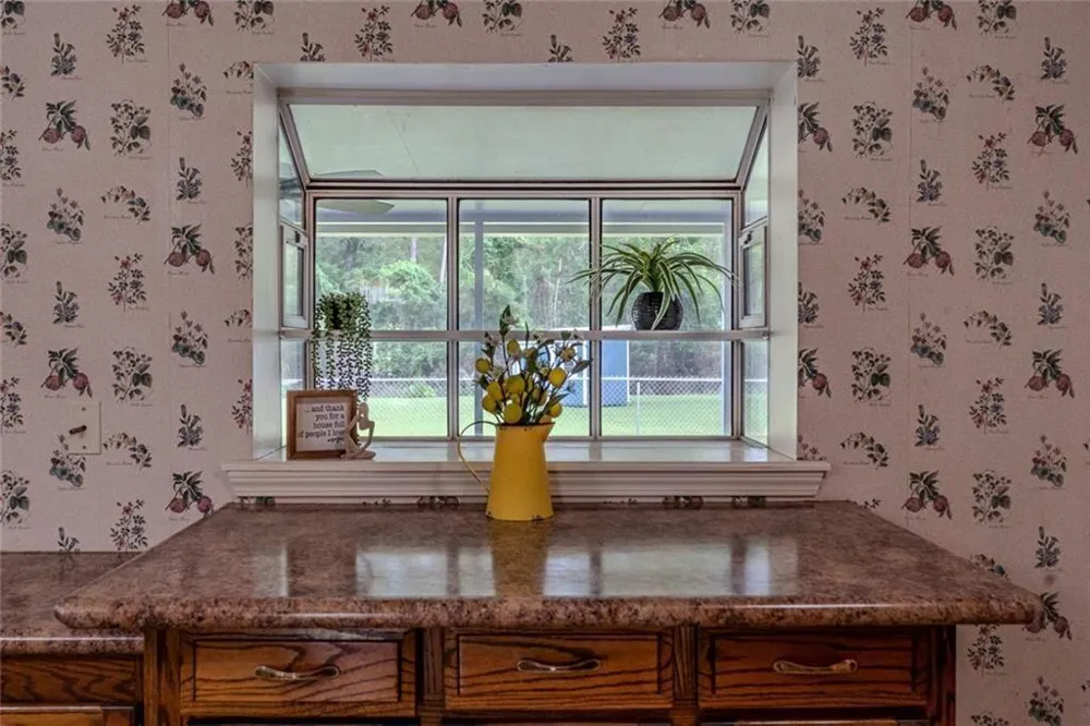 133 English Street E Douglas, GA 31535