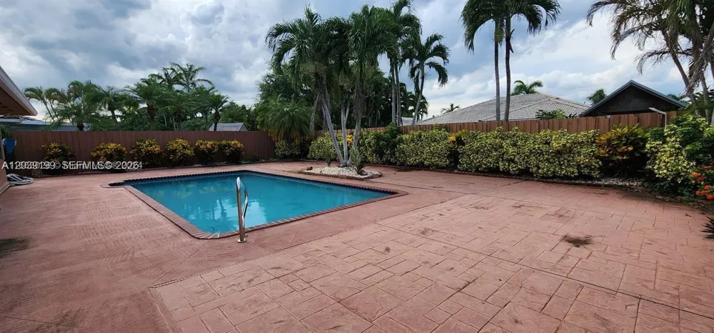 14817 SW 180th St Miami, FL 33187