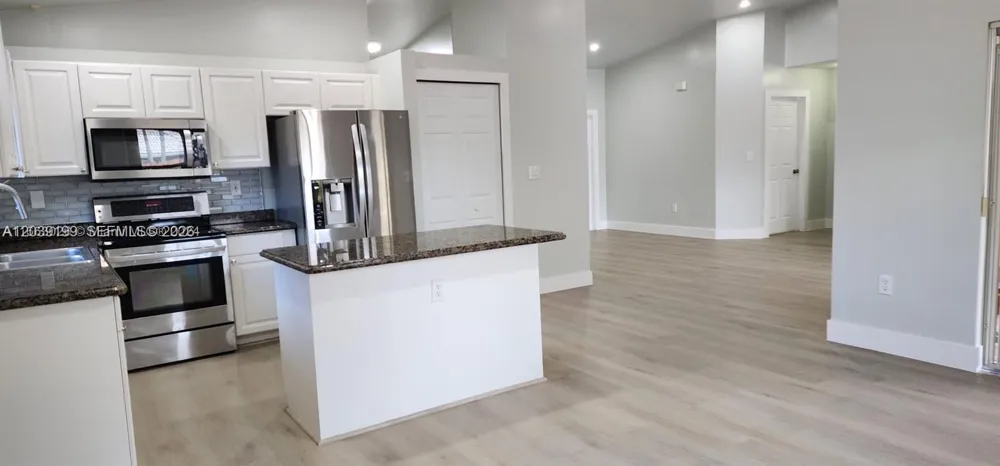 14817 SW 180th St Miami, FL 33187