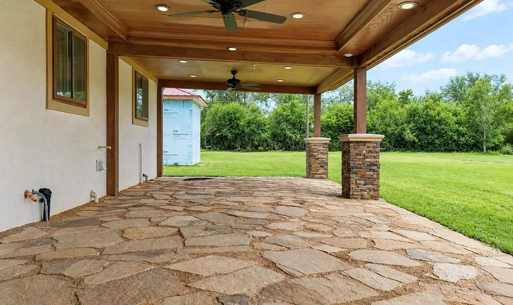 2114 Penny Lake Drive Wallis, TX 77485