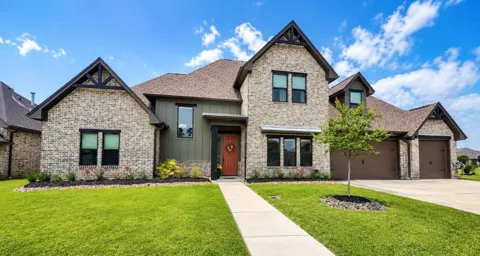 305 Mandavilla Way