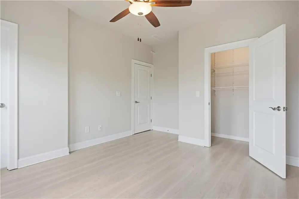 2217 Parkside Glen View #221 Duluth, GA 30097