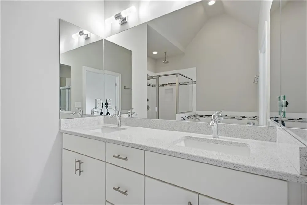 2217 Parkside Glen View #221 Duluth, GA 30097