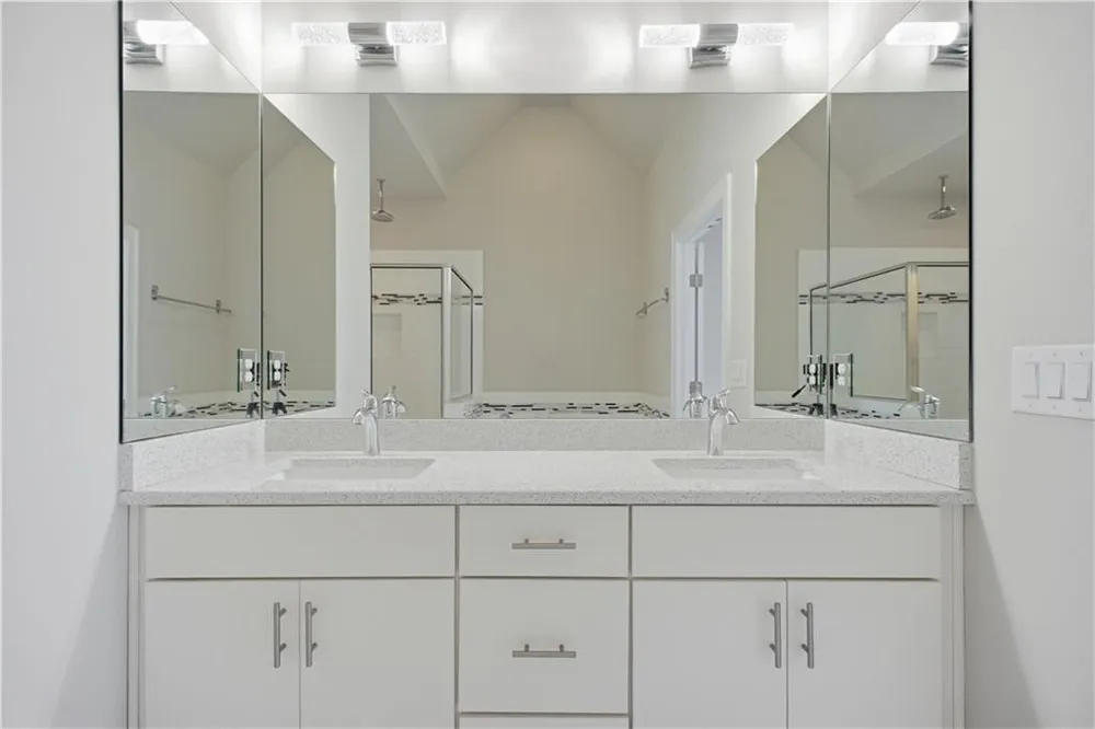 2217 Parkside Glen View #221 Duluth, GA 30097
