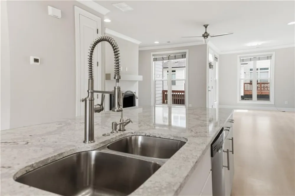2217 Parkside Glen View #221 Duluth, GA 30097