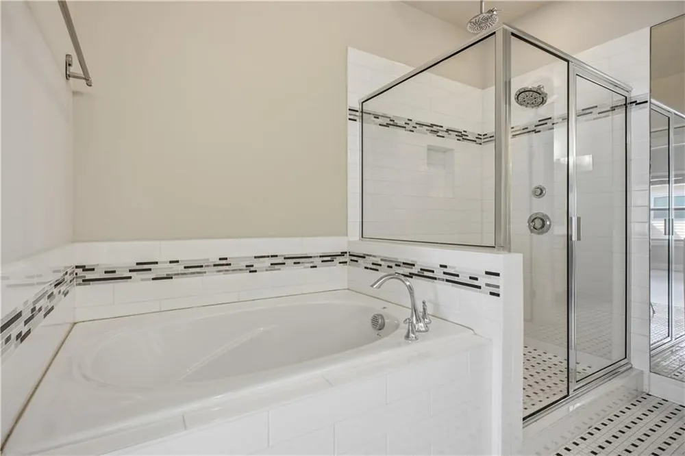2217 Parkside Glen View #221 Duluth, GA 30097
