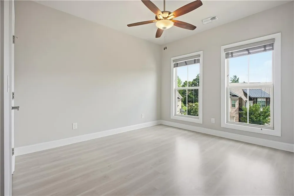 2217 Parkside Glen View #221 Duluth, GA 30097