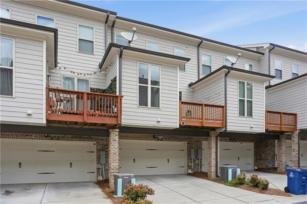 2217 Parkside Glen View #221 Duluth, GA 30097