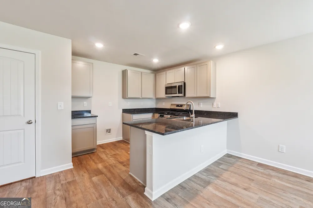 202 Harris WALK West Point, GA 31833