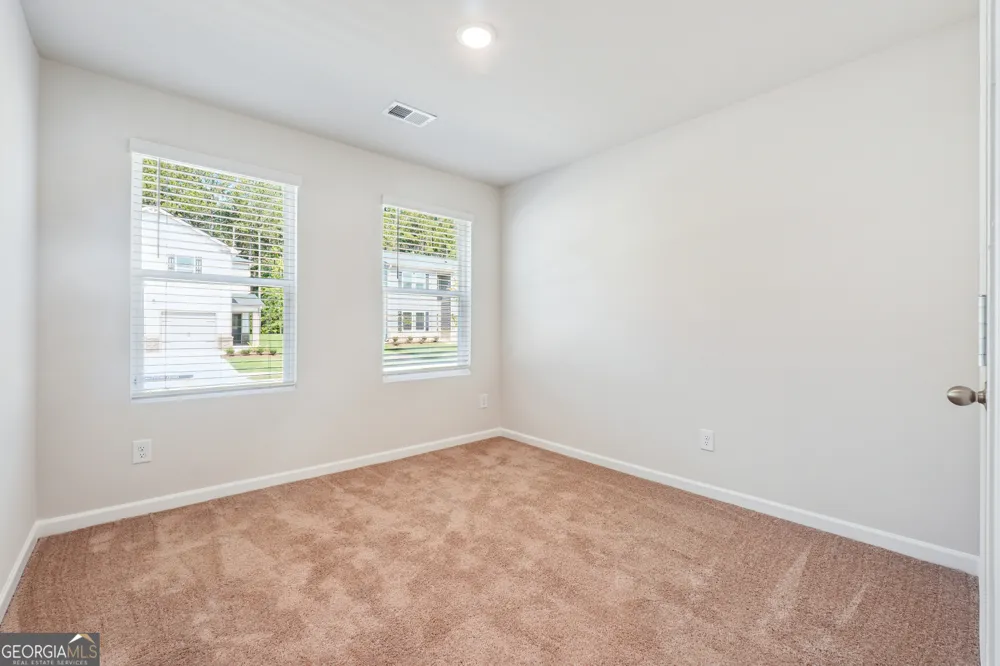 202 Harris WALK West Point, GA 31833