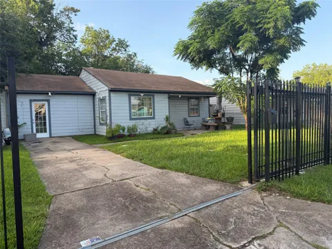 2305 Windsor Lane