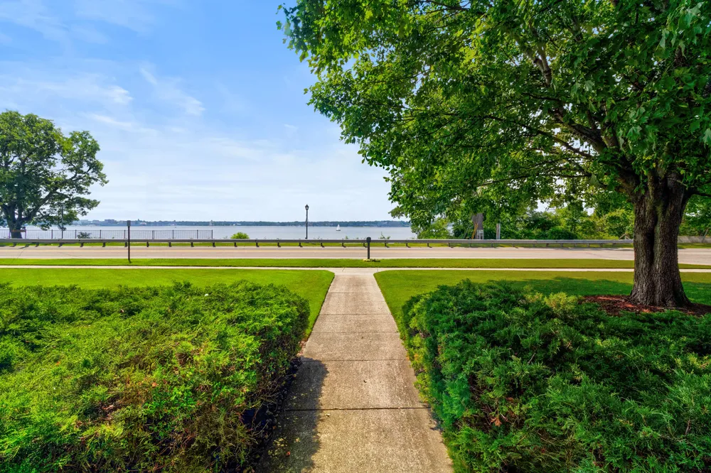636 Ruddiman Drive North Muskegon City, MI 49445