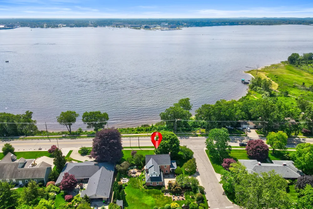 636 Ruddiman Drive North Muskegon City, MI 49445