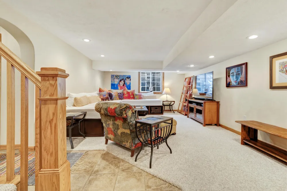 636 Ruddiman Drive North Muskegon City, MI 49445