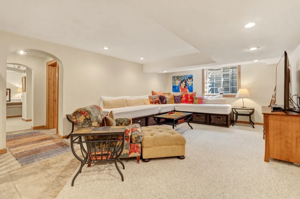 636 Ruddiman Drive North Muskegon City, MI 49445