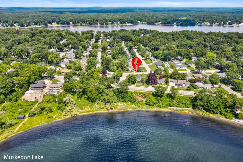 636 Ruddiman Drive North Muskegon City, MI 49445