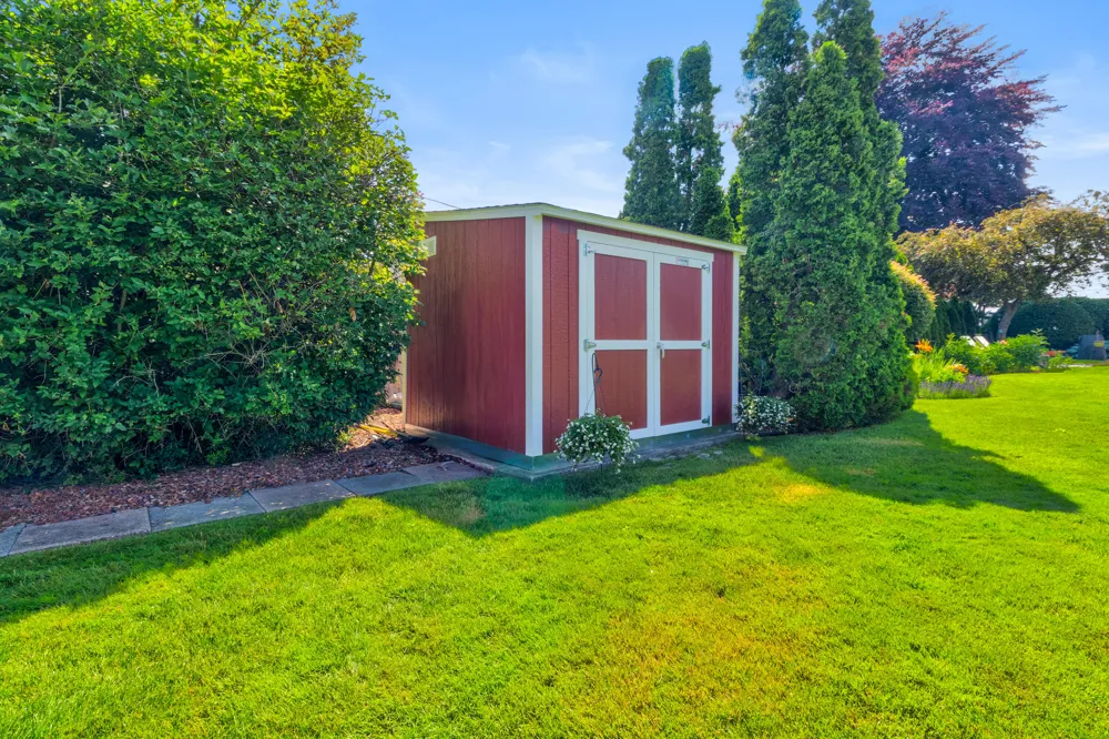 636 Ruddiman Drive North Muskegon City, MI 49445