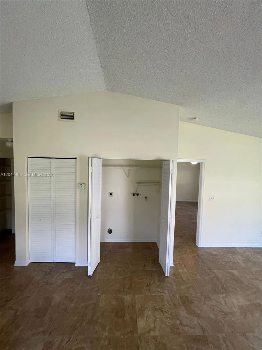 6031 SW 36th Ct #REAR Davie, FL 33314