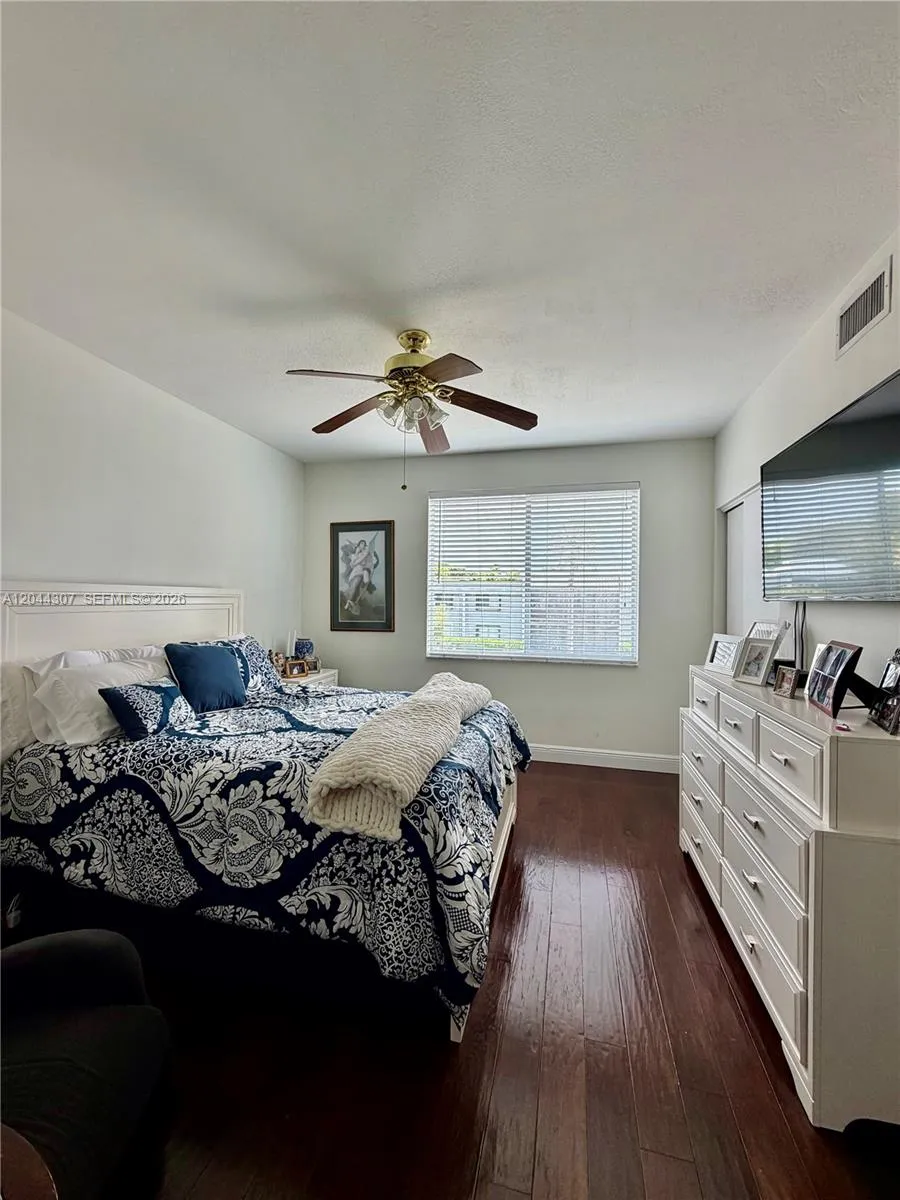 16619 Hemingway Dr Weston, FL 33326