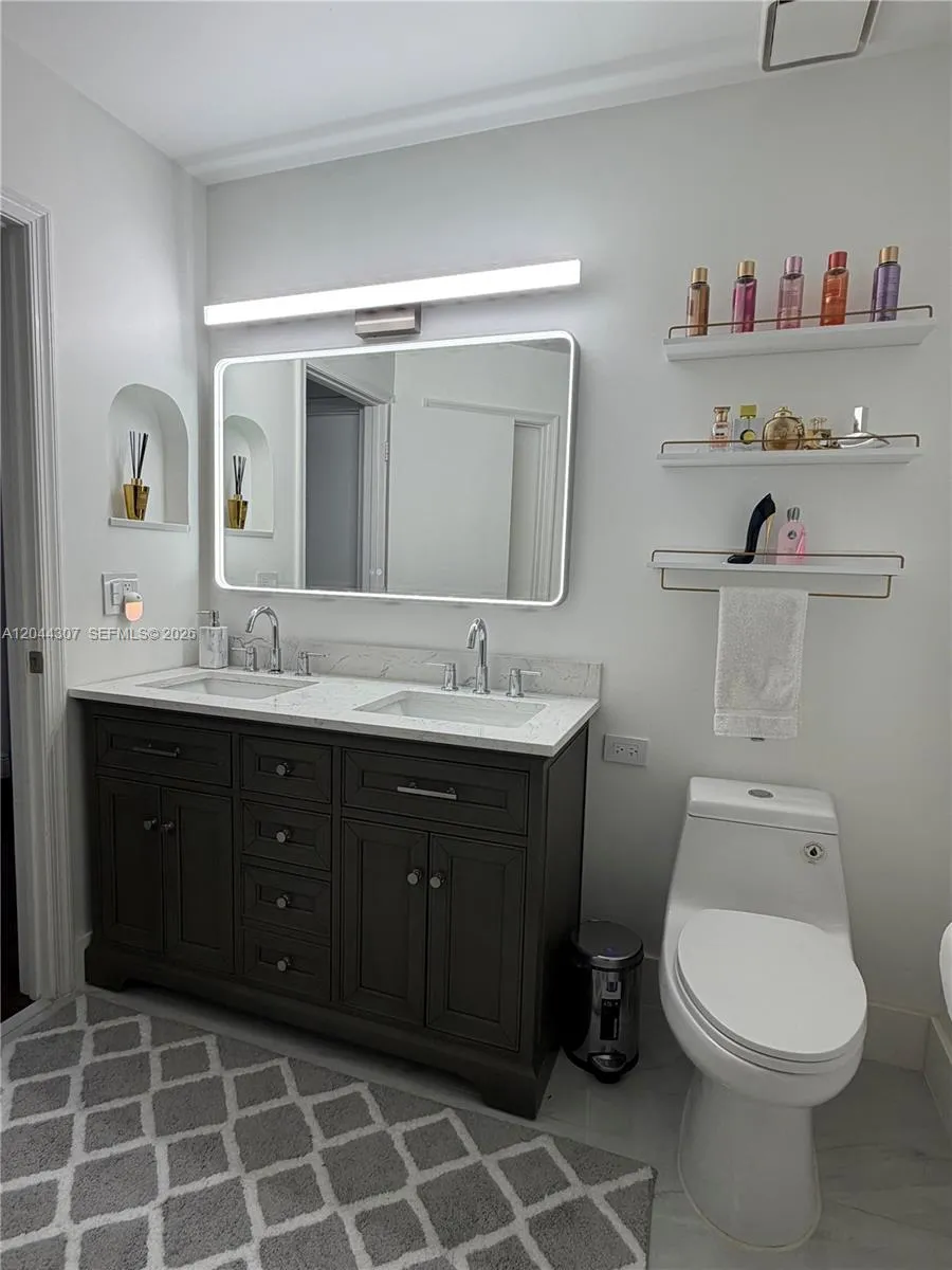 16619 Hemingway Dr Weston, FL 33326
