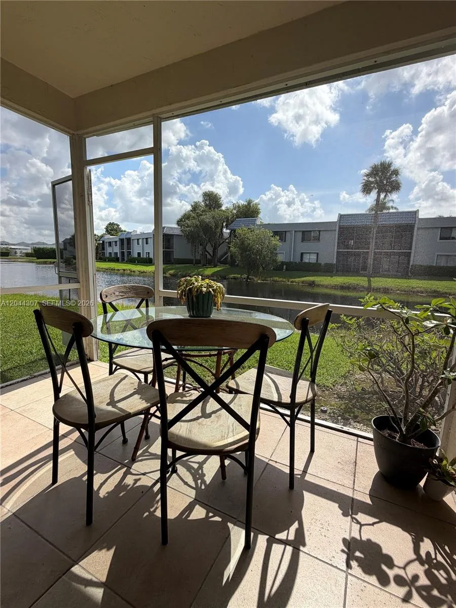 16619 Hemingway Dr Weston, FL 33326