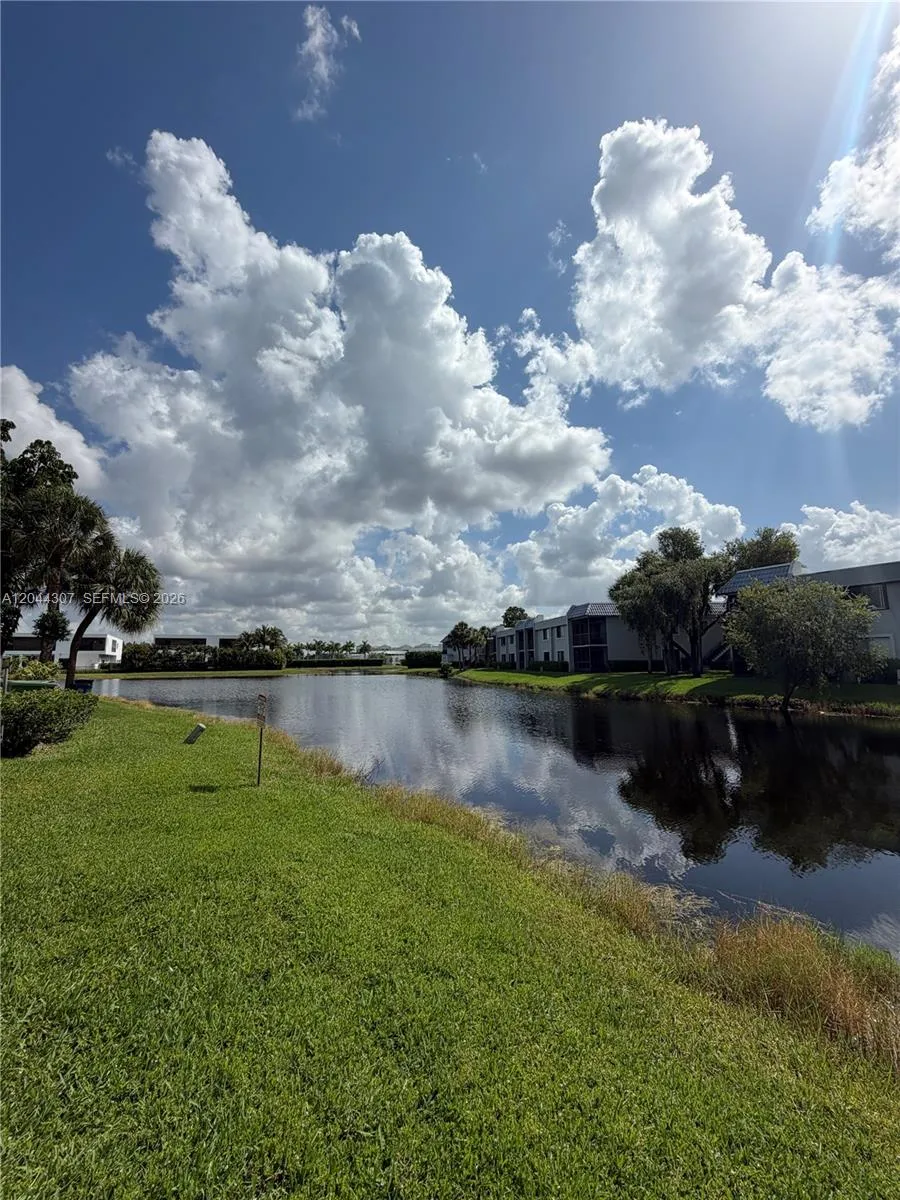 16619 Hemingway Dr Weston, FL 33326