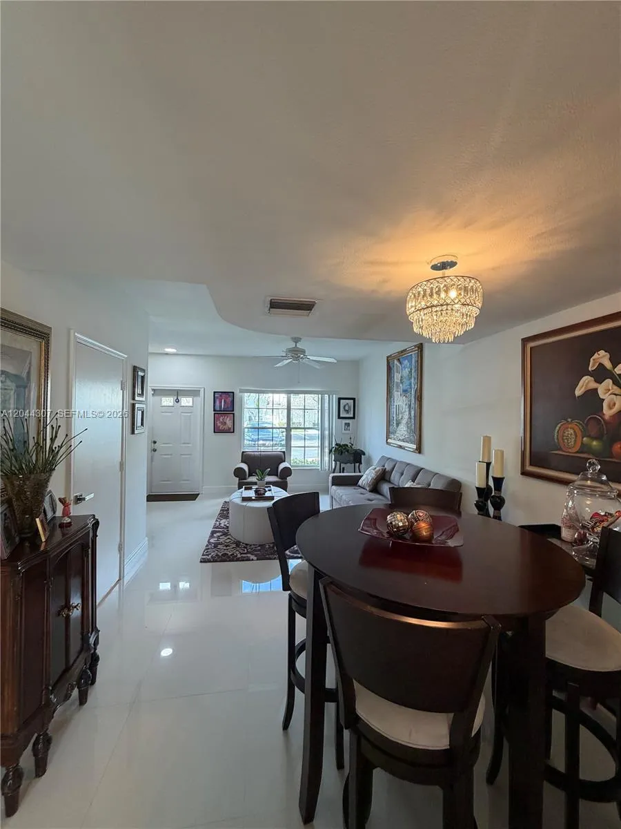 16619 Hemingway Dr Weston, FL 33326