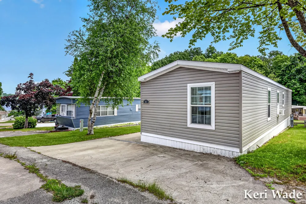 6100 Beaune Road #40 Hamlin Township, MI 49431