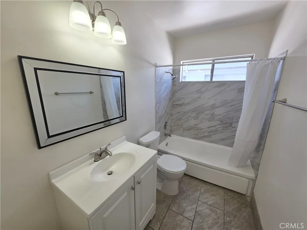 15436 Vanowen #9 Van Nuys, CA 91406