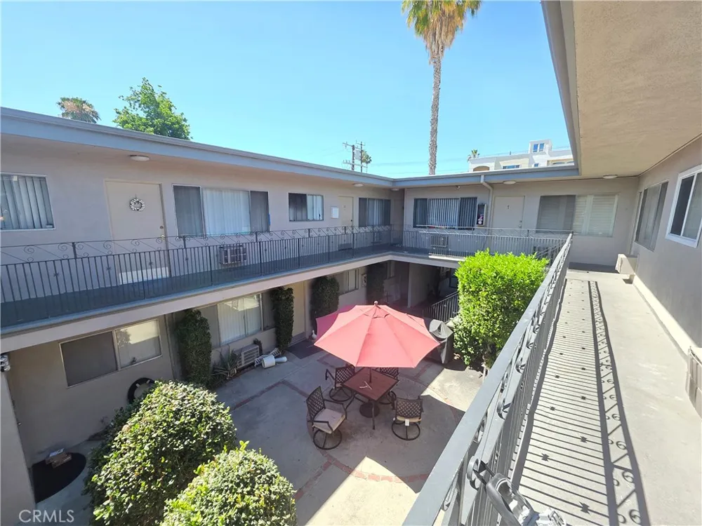 15436 Vanowen #9 Van Nuys, CA 91406