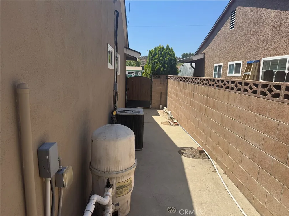 22537 Paraguay Drive Saugus, CA 91350