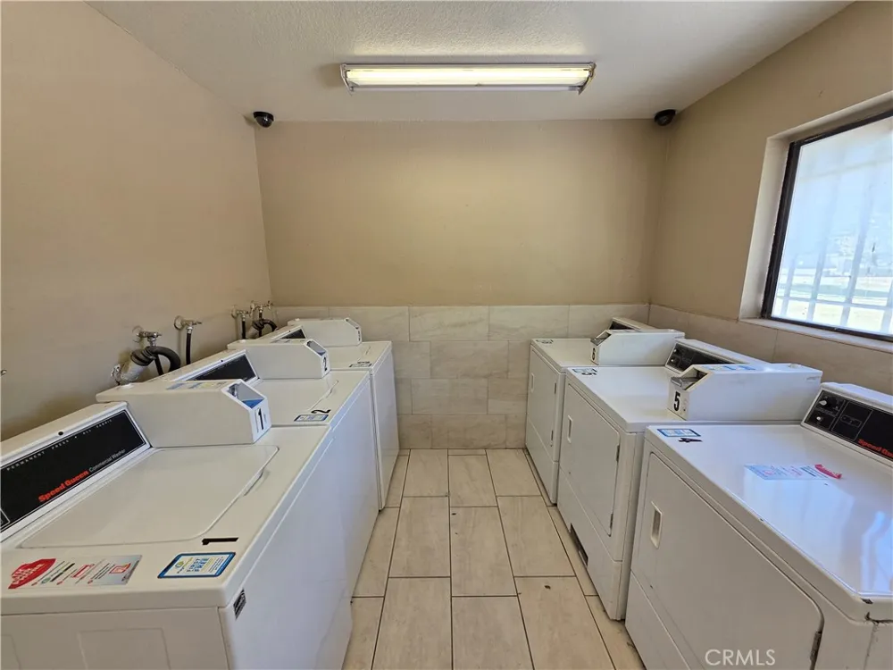 44036 25th W Lancaster, CA 93536