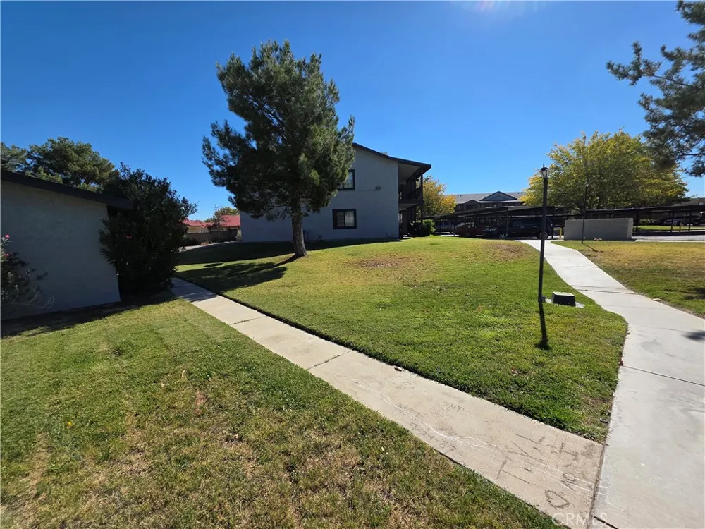 44036 25th W Lancaster, CA 93536