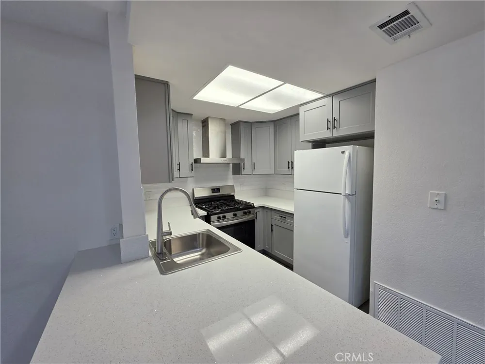 44036 25th W Lancaster, CA 93536